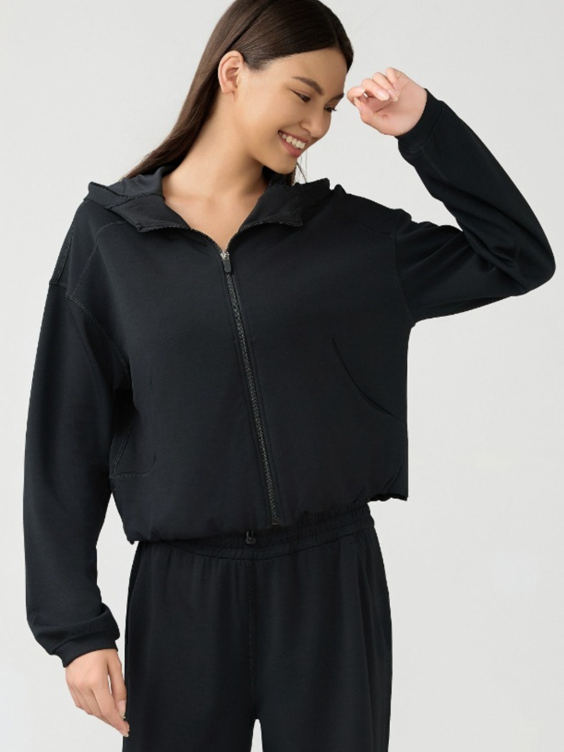 Black / 4