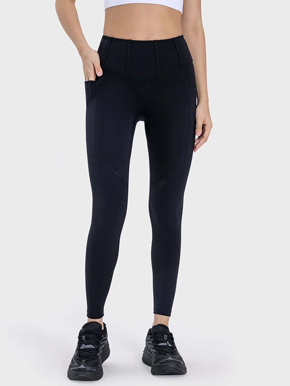 Black / 4